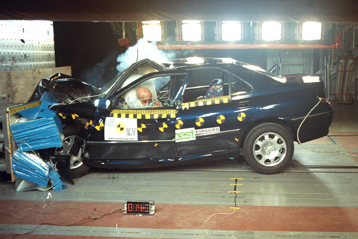Краш тест Peugeot 406 (2001)